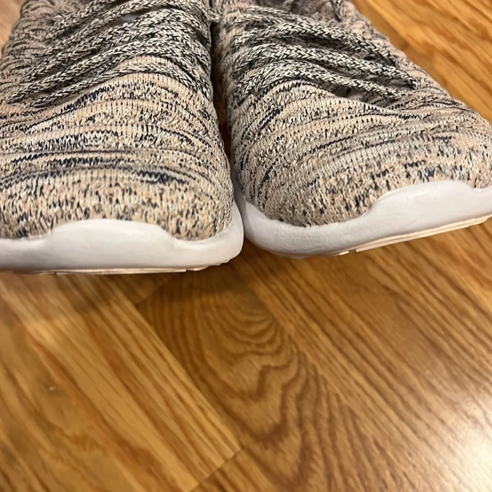 NEW APL TechLoom Wave Sneakers Size 8